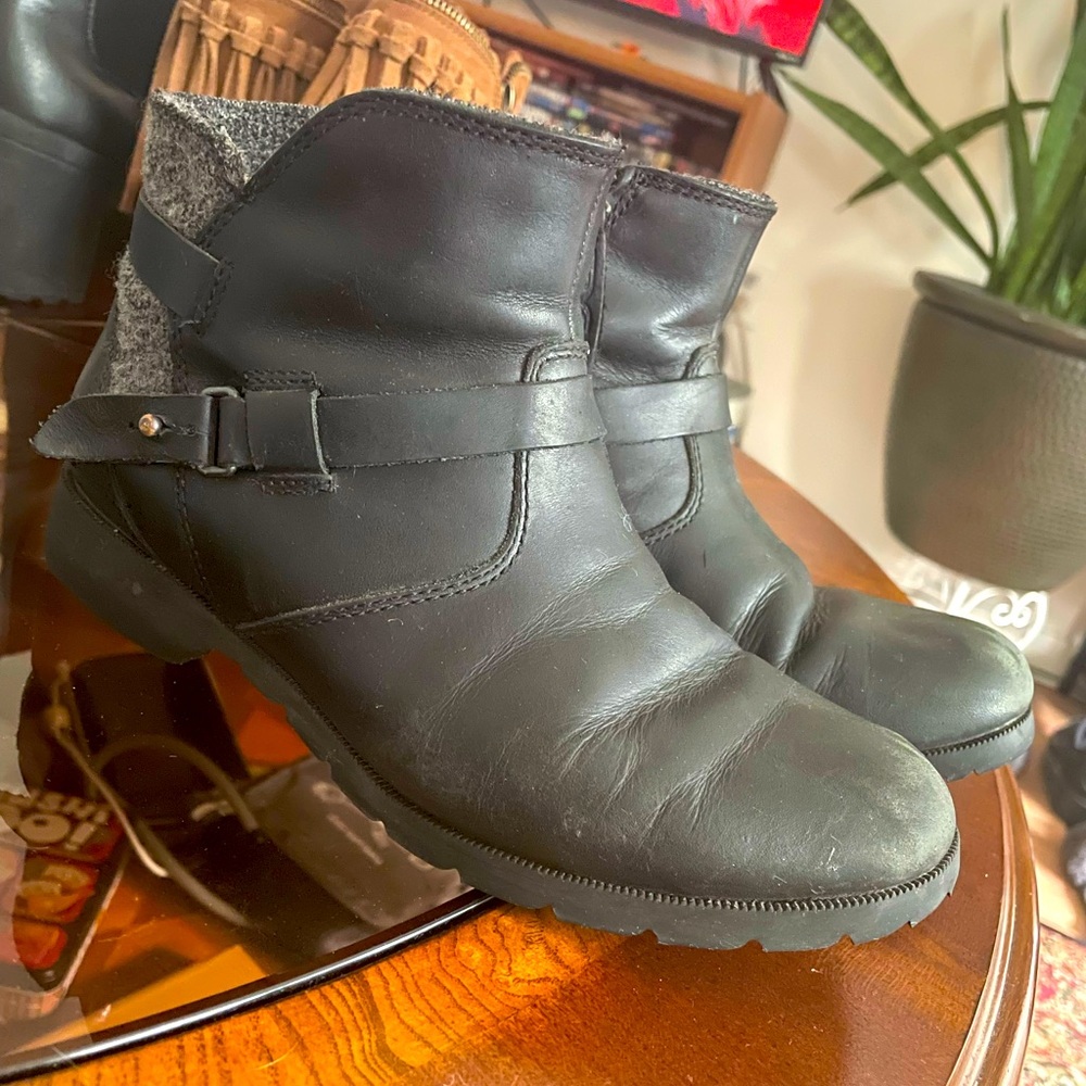 Leather booties